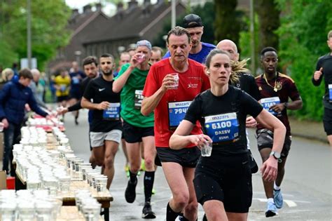 eindtijd halve marathon berekenen|Hardlooptempocalculator